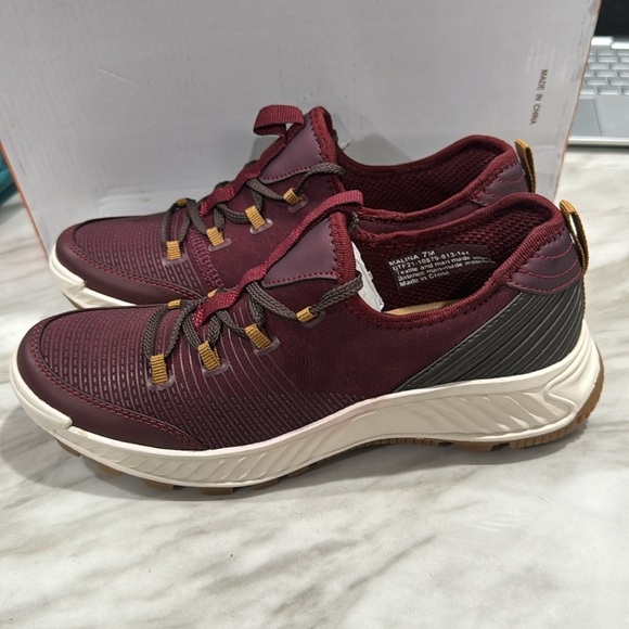 Baretraps,  New 7 MALINA SLIP-ON SNEAKER, Burgundy - Picture 6 of 7